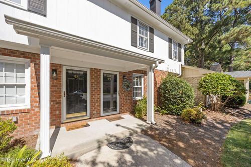 99 Barnes St, Greenville, NC, 27858-6104 | Card Image