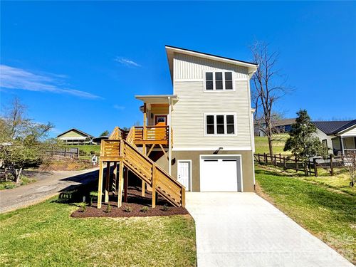 21 Ponder St, Mars Hill, NC, 28754-9782 | Card Image