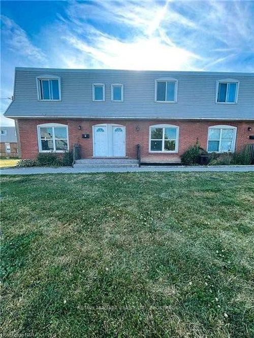 2-69 Hagey Ave, Fort Erie, ON, L2A1W5 | Card Image