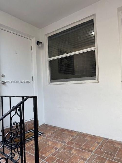 1-2826 Sw 24th Ter, Miami, FL, 33145-3334 | Card Image