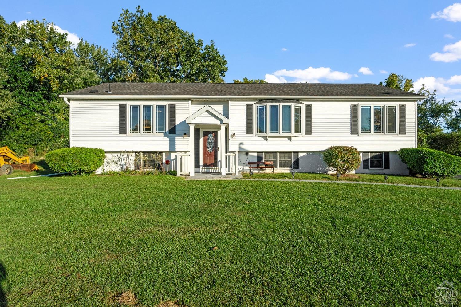 Constantine Ct, Athens, NY 12015
