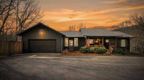 929 Old Casey Cove Rd, Smithville, TN, 37166-6805 | Card Image