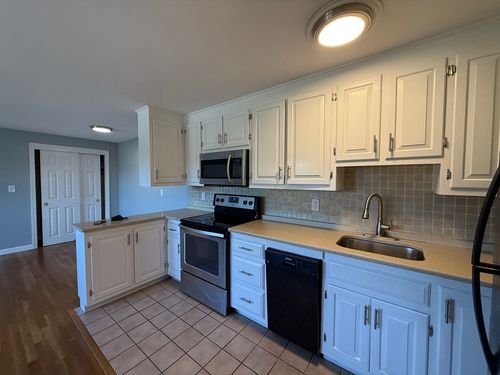 apt-10-224 School St, Walpole, MA, 02081-2820 | Card Image