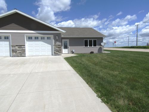 216 Mooney Cir, Granite Falls, MN, 56241-1834 | Card Image