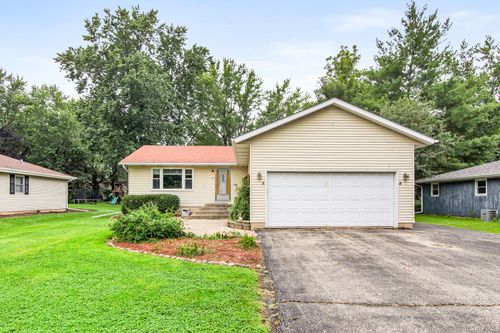 699 Karen Dr, Somonauk, IL, 60552-9652 | Card Image