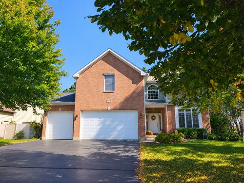 543 Larium Ln, Crystal Lake, IL, 60012-3377 | Card Image
