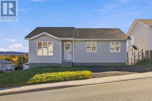39 Edgecombe Drive, St. John's, NL, A1B4P2 | Card Image