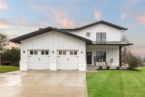 220 Bonnie View Dr, Wexford, PA, 15090-8422 | Card Image