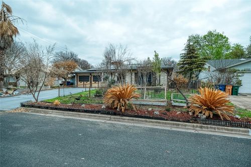 2704 Clarkdale Ln, Austin, TX, 78757-8125 | Card Image