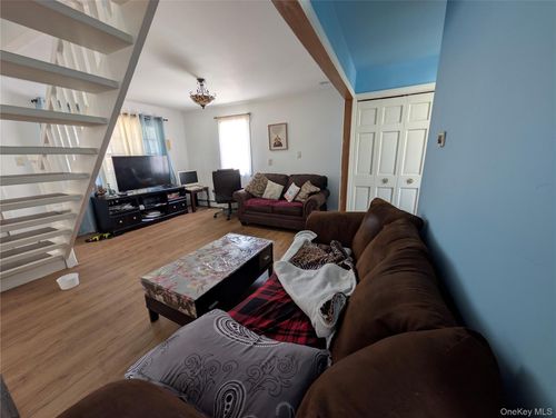 127 Johns Neck Rd, Shirley, NY, 11967-4100 | Card Image