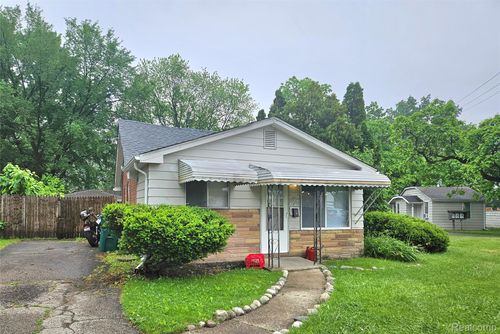 22100 Hawthorne St, Farmington, MI, 48336-4374 | Card Image