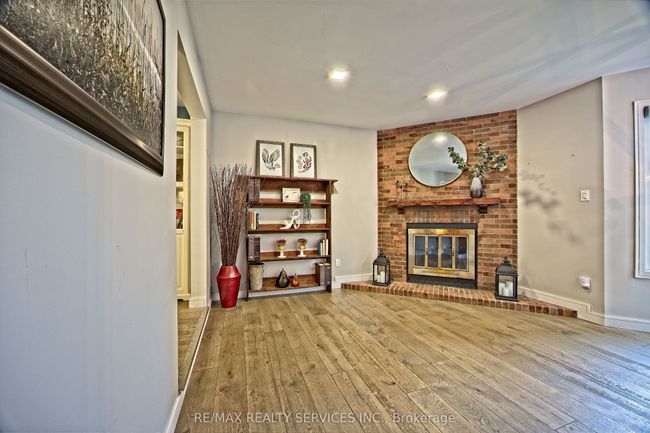 26 Scribner Crt, House other with 4 bedrooms, 3 bathrooms and 4 parking in Brampton ON | Image 10