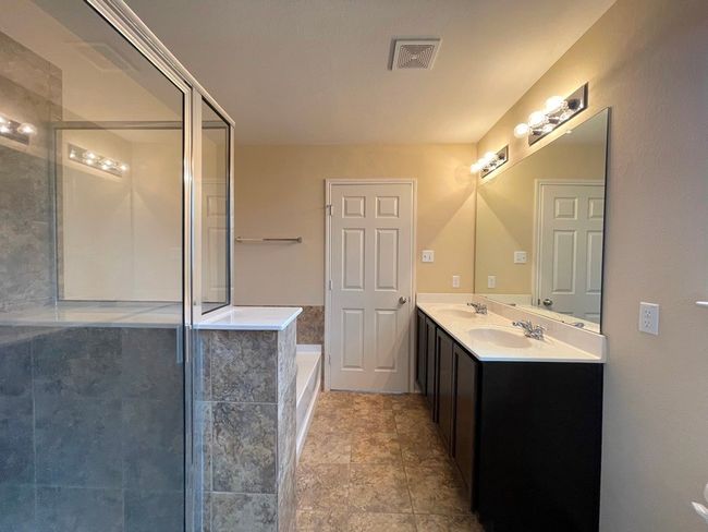 602 Moonwalker Trl, House other with 3 bedrooms, 3 bathrooms and 4 parking in Buda TX | Image 20