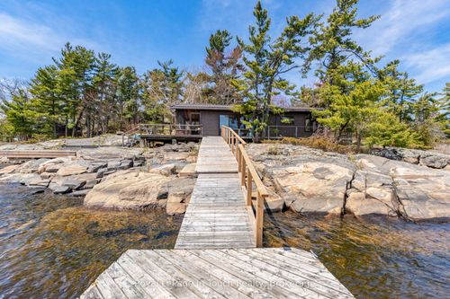 5 B202 Barnicke Island, The Archipelago, ON, P2A0B7 | Card Image