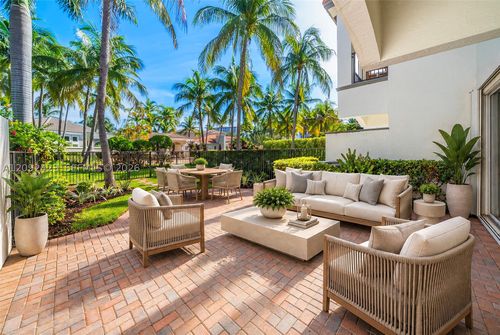 887 Spinnaker Dr W, Hollywood, FL, 33019-5027 | Card Image