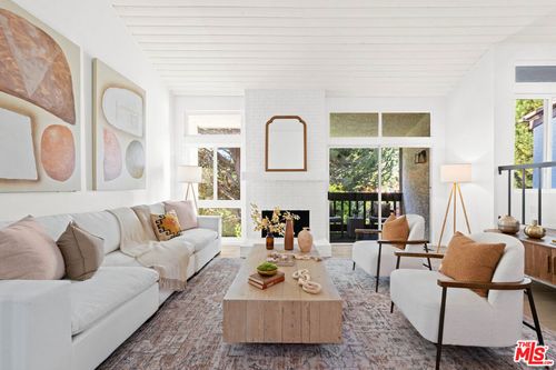 17243 Palisades Cir, Pacific Palisades, CA, 90272-2151 | Card Image