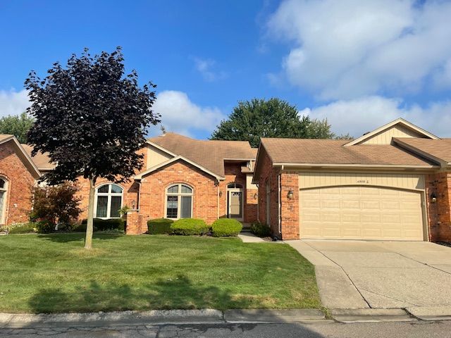 Rosewood Dr, Clinton Township, MI 48038