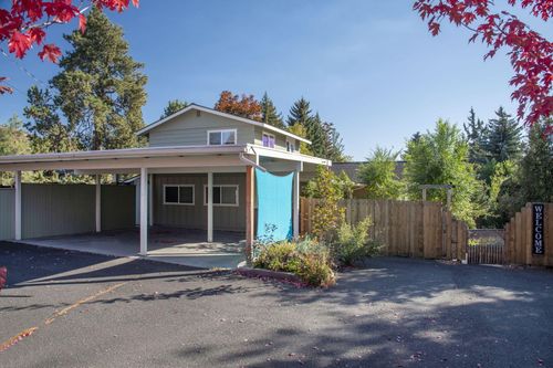 717 Ne Olney Ct, Bend, OR, 97701-4224 | Card Image