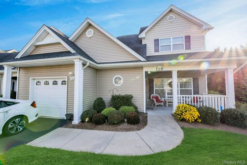 159 Stoneleigh Dr, Riverhead, NY, 11901-3201 | Card Image