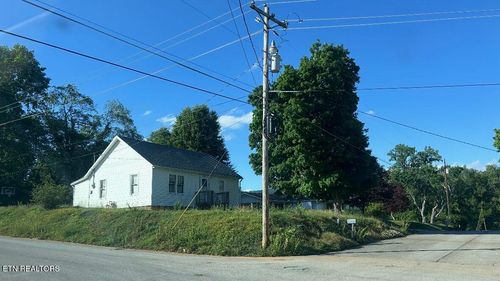 401 Maple St, Harriman, TN, 37748-6120 | Card Image