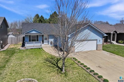 908 Miah St Street, Harrisburg, SD, 57032 | Card Image