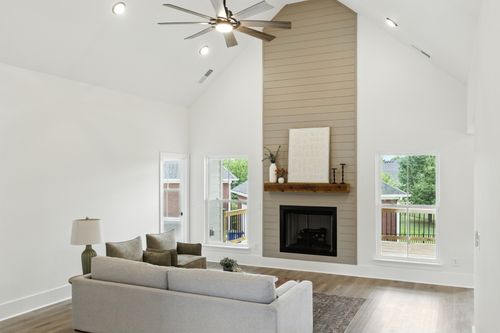 510 Apple Blossom Trl, Shelbyville, TN, 37160-8311 | Card Image
