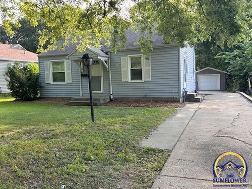 2032 Sw Randolph Ave, Topeka, KS, 66604-3162 | Card Image