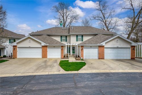 6755 Quarrystone Ln, Middleburg Heights, OH, 44130-8391 | Card Image