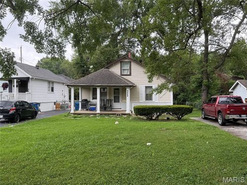 9060 Patrick Dr, Saint Louis, MO, 63114-4057 | Card Image
