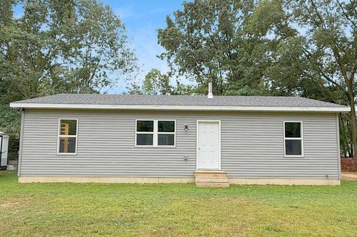 8659 Wood View Dr, Lake, MI, 48632-9584 | Card Image