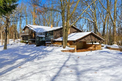 4710 Cove Rd, West Bloomfield, MI, 48323-3604 | Card Image