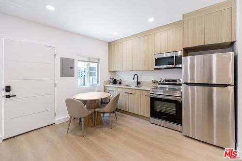 1346 1/2 S Ogden Drive, Los Angeles, CA, 90019 | Card Image