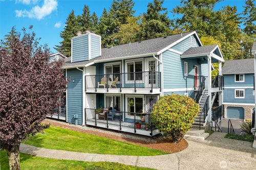 unit-15-3100 125th Ave Se, Bellevue, WA, 98005-4366 | Card Image