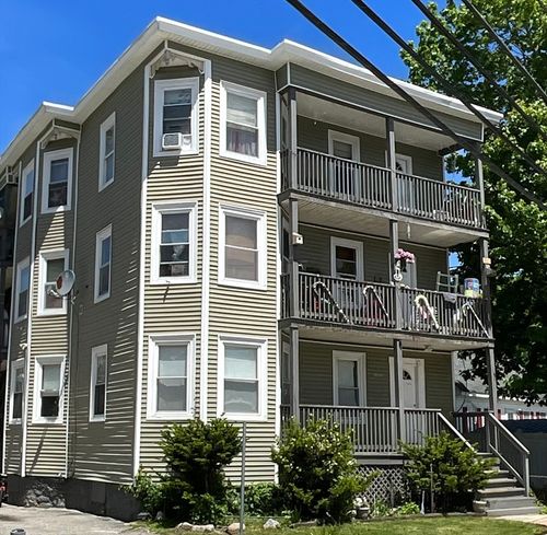121 Charlton St, Southbridge, MA, 01550-1956 | Card Image