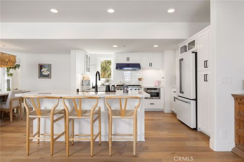647 2nd St, Hermosa Beach, CA, 90254-5224 | Card Image
