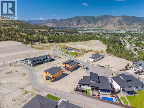 134 Deer Place, Penticton, BC, V2A0J8 | Card Image