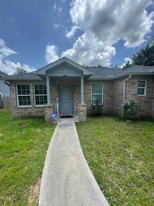 3940 Frontier Rd, Willis, TX, 77378-3690 | Card Image