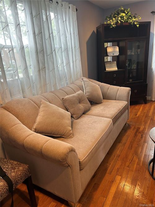 a-61-55 224 St, New York, NY, 11364 | Card Image
