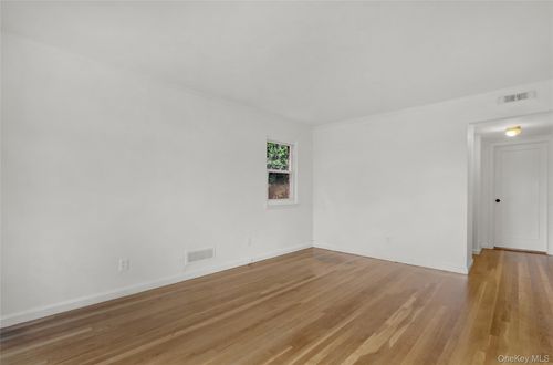 whole-house-330 Harvard Road S, Hempstead, NY, 11530 | Card Image