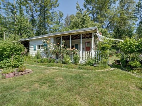 947 North Rd, Gibsons, BC, V0N1V7 | Card Image