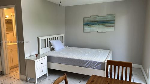 apt-7-90 Isle Of Venice Dr, Fort Lauderdale, FL, 33301-1438 | Card Image