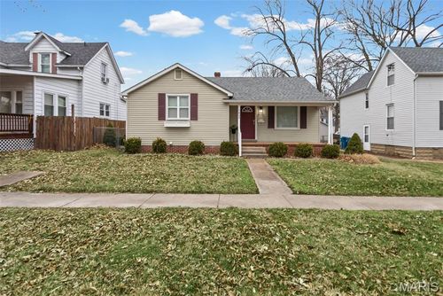 1405 14th St, Highland, IL, 62249-2154 | Card Image