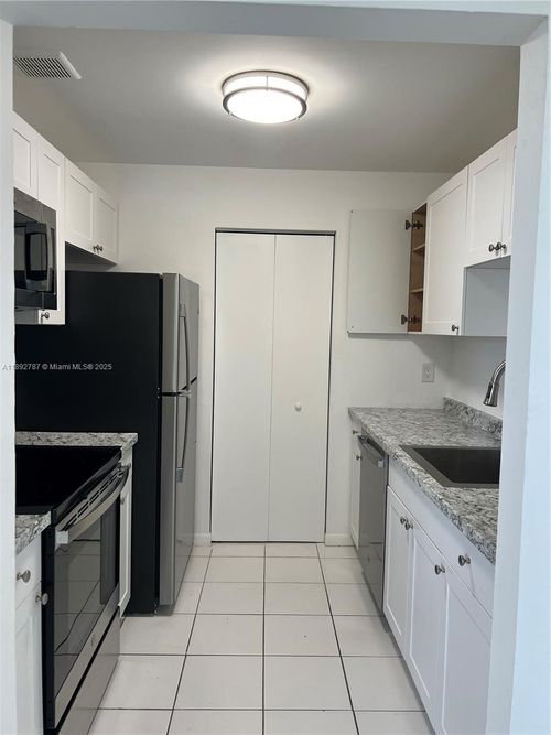 apt-426-500 Ne 2nd St, Dania Beach, FL, 33004-3381 | Card Image