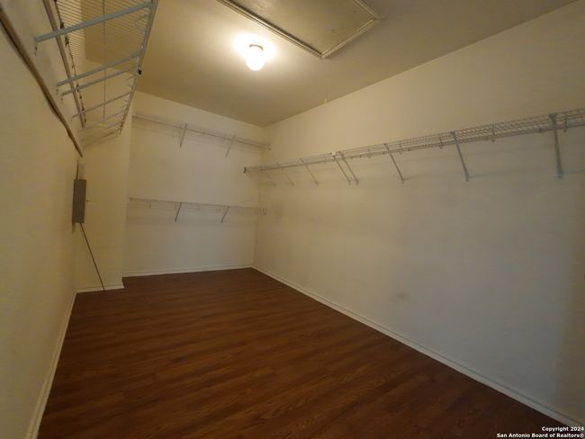 Master Closet | Image 22