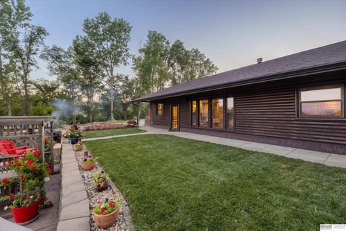 9175 Casey Ln, Blair, NE, 68008-7566 | Card Image