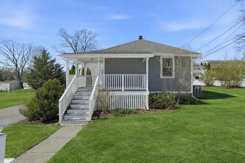 2 Cliff Rd, Hingham, MA, 02043-1411 | Card Image