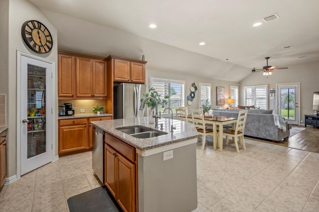 9210 Monarch Field Ln, House other with 4 bedrooms, 3 bathrooms and 3 parking in Cypress TX | Image 11