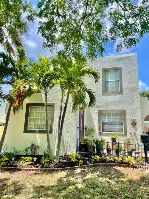 953 39th Ct, West Palm Beach, FL, 33407-4015 | Card Image
