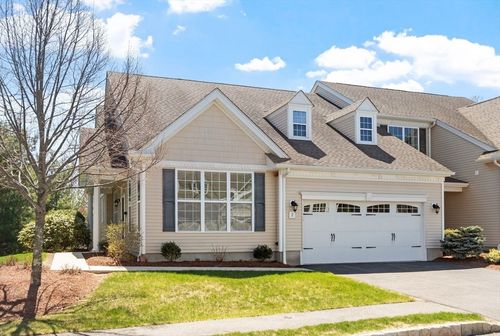 2-2 Hopkins Cir, Methuen, MA, 01844-2273 | Card Image