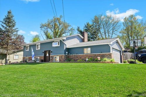 2566 Marchar Dr, Wolverine Lake, MI, 48390-2037 | Card Image